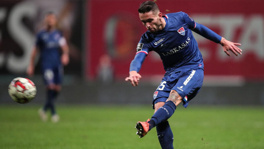 França chama por Henrique Gomes