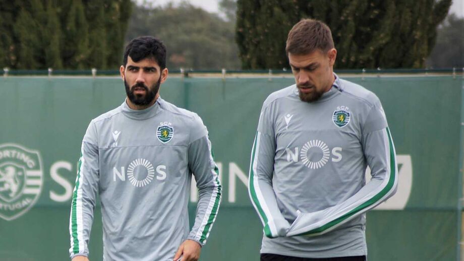 Coates e Acuña de volta na Turquia