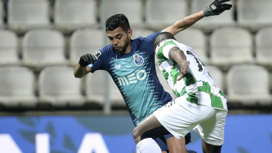 Insultos racistas a Abdu Conté motivam processo ao FC Porto