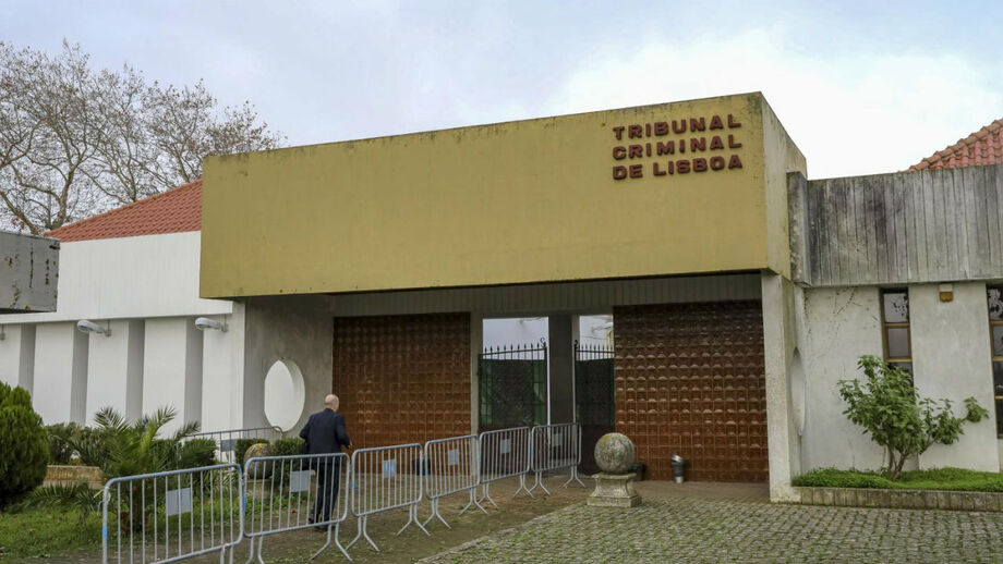 Julgamento do ataque à Academia: arguido recorda visita no tempo de Peseiro
