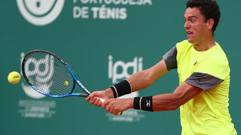 Gonçalo Oliveira avança para a segunda ronda do challenger de Calgary