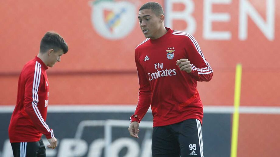 Vinícius e Samaris aptos para o Shakhtar