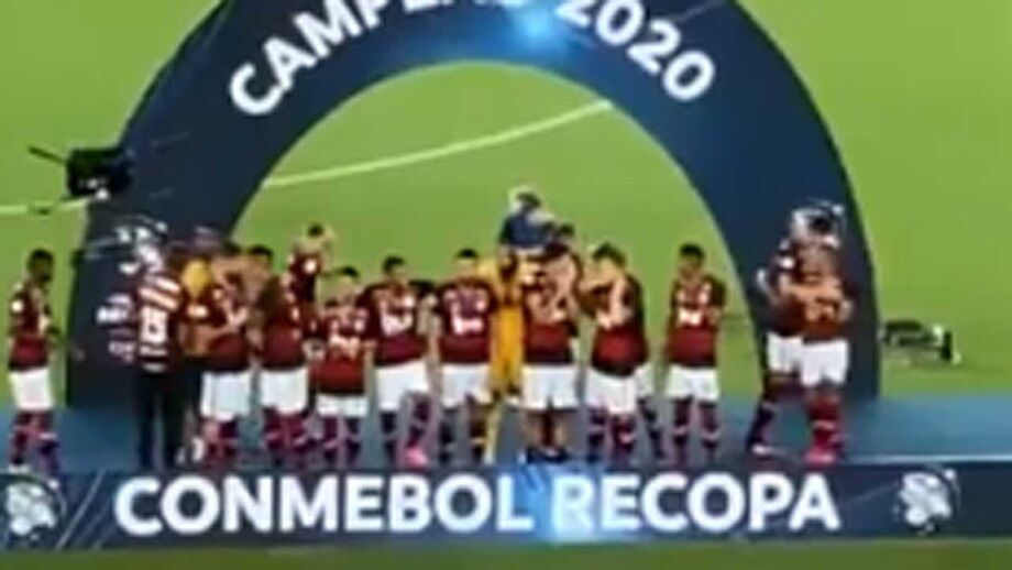 Jorge Jesus também perdoa: abraço final a Arão foi uma das imagens da final da Supertaça Sul-americana