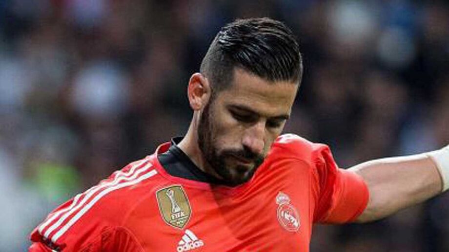 Guarda-redes do Leeds Kiko Casilla suspenso 8 jogos por insultos racistas