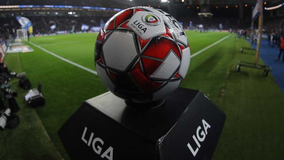 Liga divulga horários de todas as jornadas até à paragem para as seleções