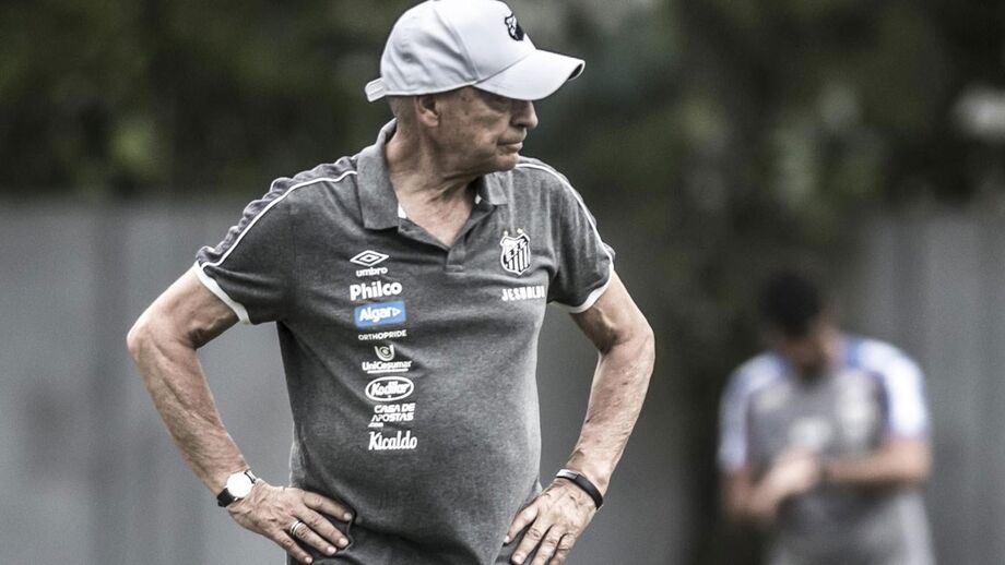 Presidente do Santos defende Jesualdo Ferreira: «Comparações são cruéis e desrespeitosas»