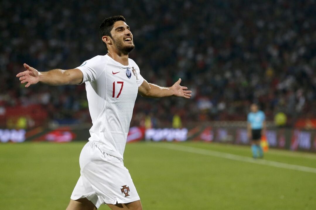 Gonçalo Guedes (Valencia), 28