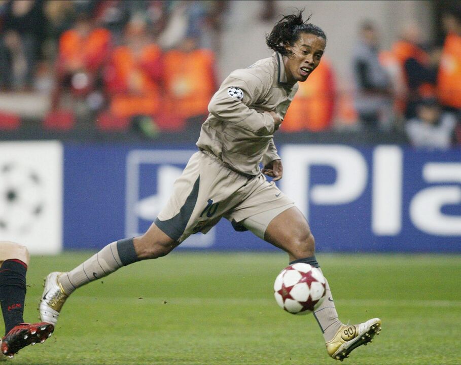 1.&ordm; Ronaldinho - Barcelona - 50M&euro;