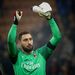 23. Gianluigi Donnarumma (AC Milan) - Com apenas 21 anos, Donnarumma é um dos guarda-redes mais ‘apetecíveis’ do próximo mercado de transferências. É a principal figura da baliza rossoneri (quase 200 jogos oficiais), é excelente entre os postes, forte nas bolas pelo ar - não tivesse ele 1,96 metros de altura - e está em final de contrato - termina em 2o21. Rumores vindos de Inglaterra apontam o guarda-redes italiano ao Everton e ao Chelsea. Poderá estar para vir uma dança de cadeiras entre Kepa e Donnarumma?