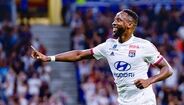 25. Moussa Dembelé (Lyon) - Golos, golos e golos. É tudo aquilo que se pede a um avançado e Moussa Dembélé parece dar bem conta do recado nesse aspeto. Esta temporada leva 22 golos apontado pela camisola do Lyon e poderá não ficar por muito mais tempo na equipa. Jovem (23 anos), poderoso fisicamente e com passagens pela Premier League fazem de Moussa um jogador extremamente ‘apetecível’.