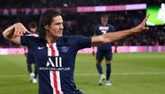 15. Edison Cavani (Paris Saint-Germain) - Esteve com um pé e meio fora do clube no último mercado de inverno. Atlético Madrid e até o campeonato chinês foi equacionado. O avançado uruguaio, de 33 anos, está em final de contrato - termina em junho deste ano - e uma proposta de renovação não parece estar nos planos quer do clube, quer do jogador. A saída a custo zero é o cenário mais provável, mas para onde?