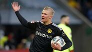 12. Erling Haaland (Dortmund) - Era um jogador pouco conhecido no início da temporada, mas em poucos meses tornou-se um dos avançados mais desejados pelas principais tubarões europeus, tanto que o Borussia Dormtund partiu, no mercado de inverno, para a sua contratação. Com uma postura inigualável, um instinto matador e uma estampa física invejável, o avançado norueguês chegou à Bundesliga e impôs-se muito rapidamente. Na Liga dos campeões tornou-se no jogador mais rápido de sempre a marcar dez golos na prova milionária, tendo necessitado de apenas sete jogos.