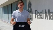 Lunin - guarda-redes (emprestado ao Real Oviedo)