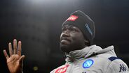 7. Kalidou Koulibaly (Napoles) - Aos 28 anos, e apesar de o Napoles não estar a ter uma das suas melhores épocas, o defensor senegalês continua a ser um dos mais apreciados pelos gigantes da Europa. Avaliado m 80 milhões de euros, Koulibaly é seguido por Paris SG, Barcelona, Manchester United e Real Madrid.