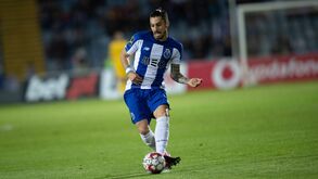 Alex Telles na lista do Chelsea