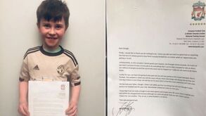 Lembra-se da carta de criança a pedir a Klopp para perder? Há já quem fale em maldição