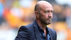 Walter Zenga assume comando do Cagliari