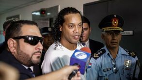 Ronaldinho é novamente detido no Paraguai e agora é pedida prisão preventiva