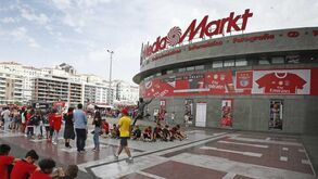 Benfica encerra lojas oficiais por tempo indeterminado