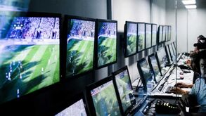 A polémica dos foras de jogo milimétricos em foco no Record Mais