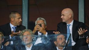 O VAR e os foras-de-jogo: FIFA e UEFA prontas para fazer alterações