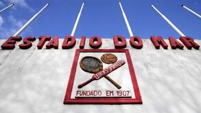 Leixões assegura ter salários em dia