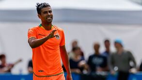 «Prefiro que tirem os salários aos futebolistas do que aos pedreiros»