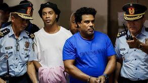 «Tudo o que eu queria era droga»: ex-jogador recorda passado e explica queda de Ronaldinho