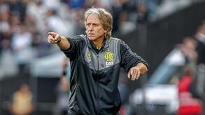 Flamengo procura brecha para extensão automática do contrato de Jorge Jesus