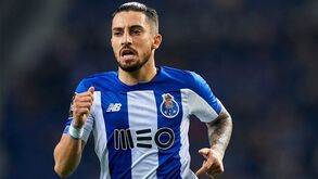 Alex Telles apontado ao Barcelona