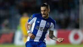 Alex Telles imune à crise 