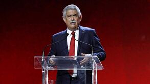 Benfica confirma manchete de Record e admite cancelar «investimentos projetados»