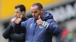 Petit responde no Instagram