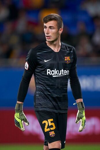 Iñaki Peña - 21 anos: guarda-redes (Barcelona B)