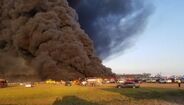 Incêndio em parque de estacionamento no aeroporto da Florida destrói mais de 3500 carros alugados