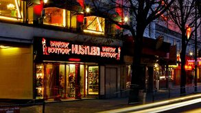 Futebolista alemão acabou a carreira, abriu sex shops e agora ajuda a combater a Covid-19