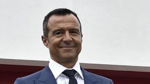 Jorge Mendes tenta acordo com Lille e Milan por Rafael Leão
