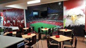 Embaixadas dos grandes lutam para resistir à pandemia