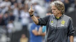 Jogadores do Flamengo até deixaram de ir à praia à tarde: «Jorge Jesus colocou ordem na casa»