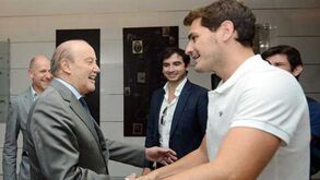 Casillas elogia Pinto da Costa: «Tem histórias para 20 livros»