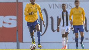 Médio do Estoril ajuda comunidade de Florianópolis