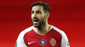 Fàbregas dispensa receber 4 meses de salário e ajuda funcionários do Monaco