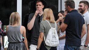 'Fumadores FC': Buffon na baliza, Coentrão na ala esquerda e Berbatov no ataque