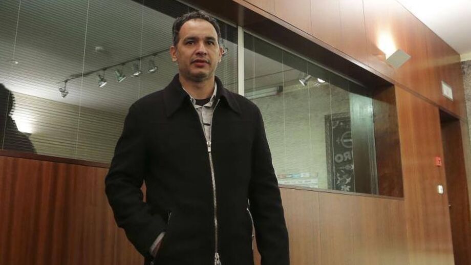 Clayton teme crise: «Vendo madeira para resorts e faço carvão, se ninguém comprar vou sofrer»