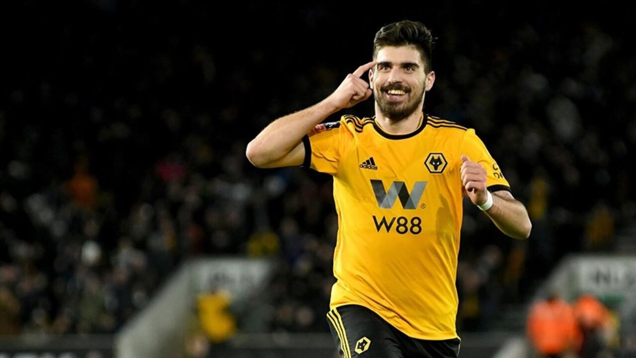 7. Rúben Neves - Médio português formado nos escalões de formação do FC Porto é, sem dúvidas, uma das atrações da Premier League, competição onde tem brilhado ao serviço do Wolverhampton, equipa liderada por Nuno Espírito Santo.