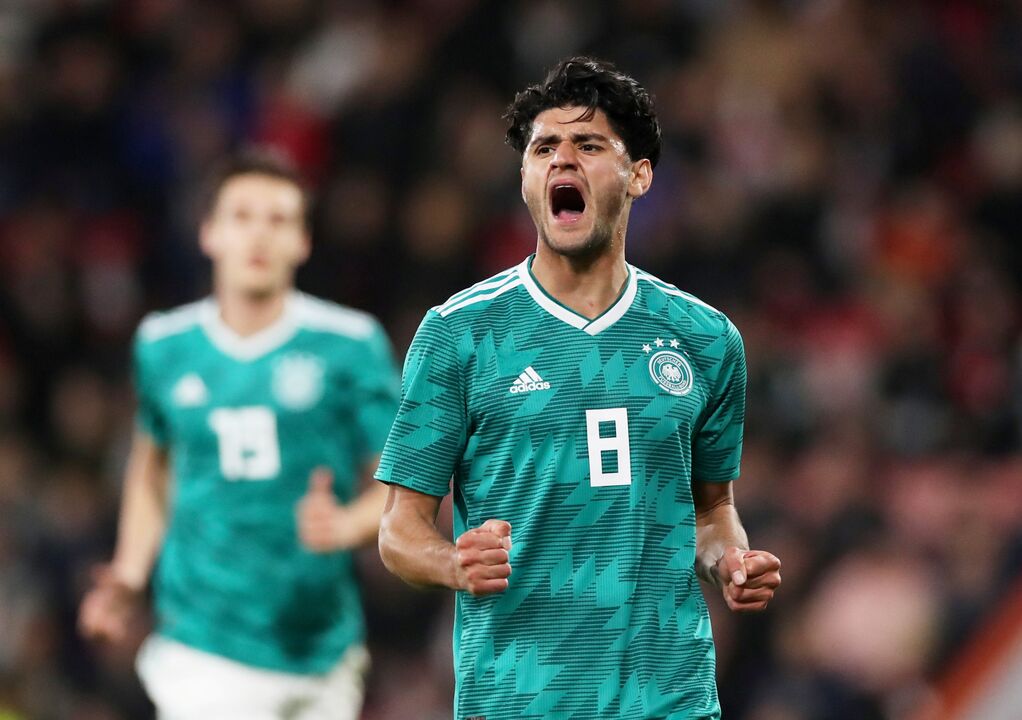 11. Mahmoud Dahoud - Um médio-centro, de 24 anos, que ainda só representou três clubes ao longo da sua carreira: Düsseldorf, Borussia Mönchengladbach e Borussia Dortmund. Este último, comprou o seu passe por 12 milhões de euros e ofereceu-lhe um contrato até junho de 2022.