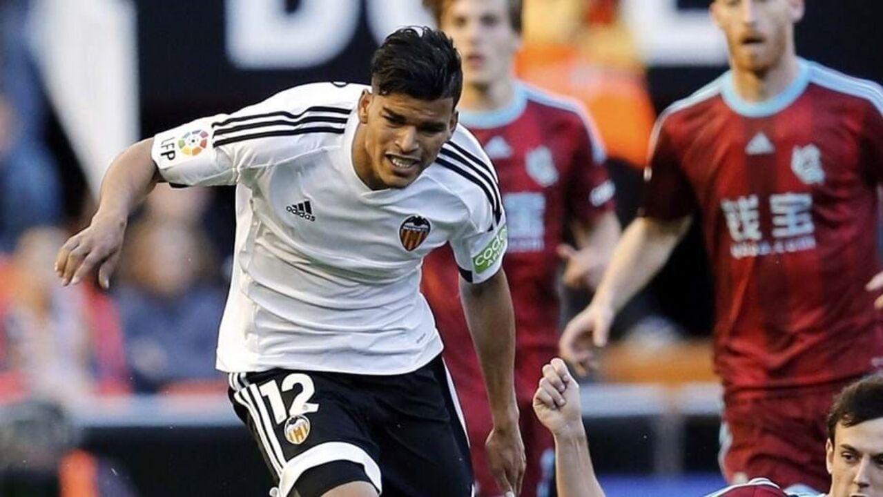 13. Danilo Barbosa - Deu nas vistas no Sp. Braga, tendo depois saído para o Valencia e para o Benfica por empréstimo do clube minhoto, antes de transferir-se, a título definitivo para os franceses do Nice. Pode-se dizer que a passagem pelos encarnados não foi a mais brilhante.