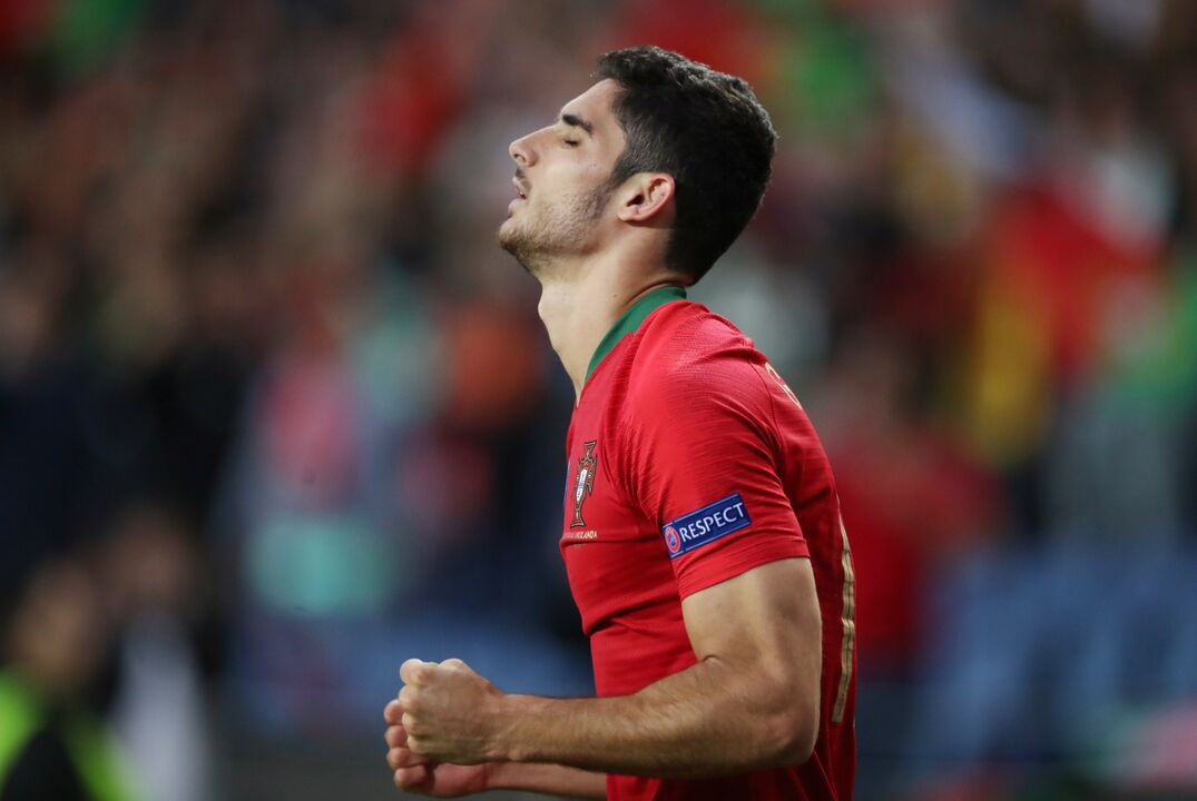 27. Goncalo Guedes - Este avançado português formado no Benfica já conta com um bonito capítulo na história de futebol portuguesa, pois foi ele quem marcou o golo que deu a vitória de Portugal sobre a Holanda na final da 1.ª edição da Liga das Nações, no Estádio do Dragão. Atualmente, representa o Valencia de Espanha.