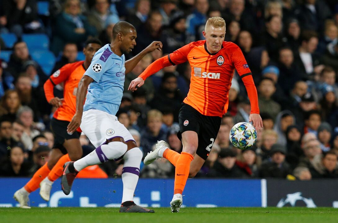 35. Viktor Kovalenko - Uma (ainda) curta carreira dedicada a apenas um clube: o Shakhtar Donetsk, emblema que atualmente é liderado pelo treinador português Luís Castro. É um médio-centro, de 22 anos, com um grande talento e que já representou a seleção do seu país por 25 vezes.