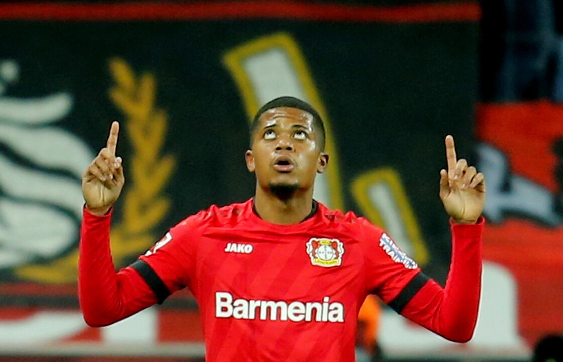 46. Leon Bailey - É daqueles jogadores que todo o seu talento acabou por vir ao de cima. O extremo-esquerdo jamaicano, formado nos Phoenix Academy, já passou pelo futebol austríaco, eslovaco e até belga, antes de ingressar no alemão, onde agora representa o Bayer Leverkusen. Tem contrato com o clube germânico até junho de 2023.